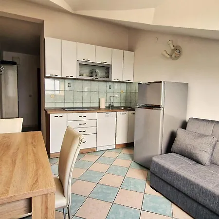 Divine Seaview * 特罗吉尔