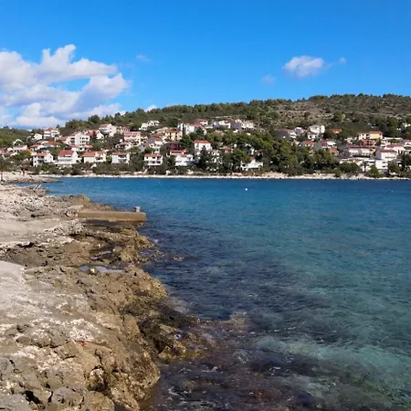 Divine Seaview * 特罗吉尔