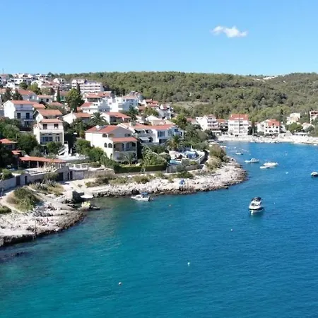 Divine Seaview 公寓