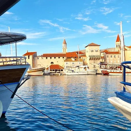 شقة Divine Seaview تروغير